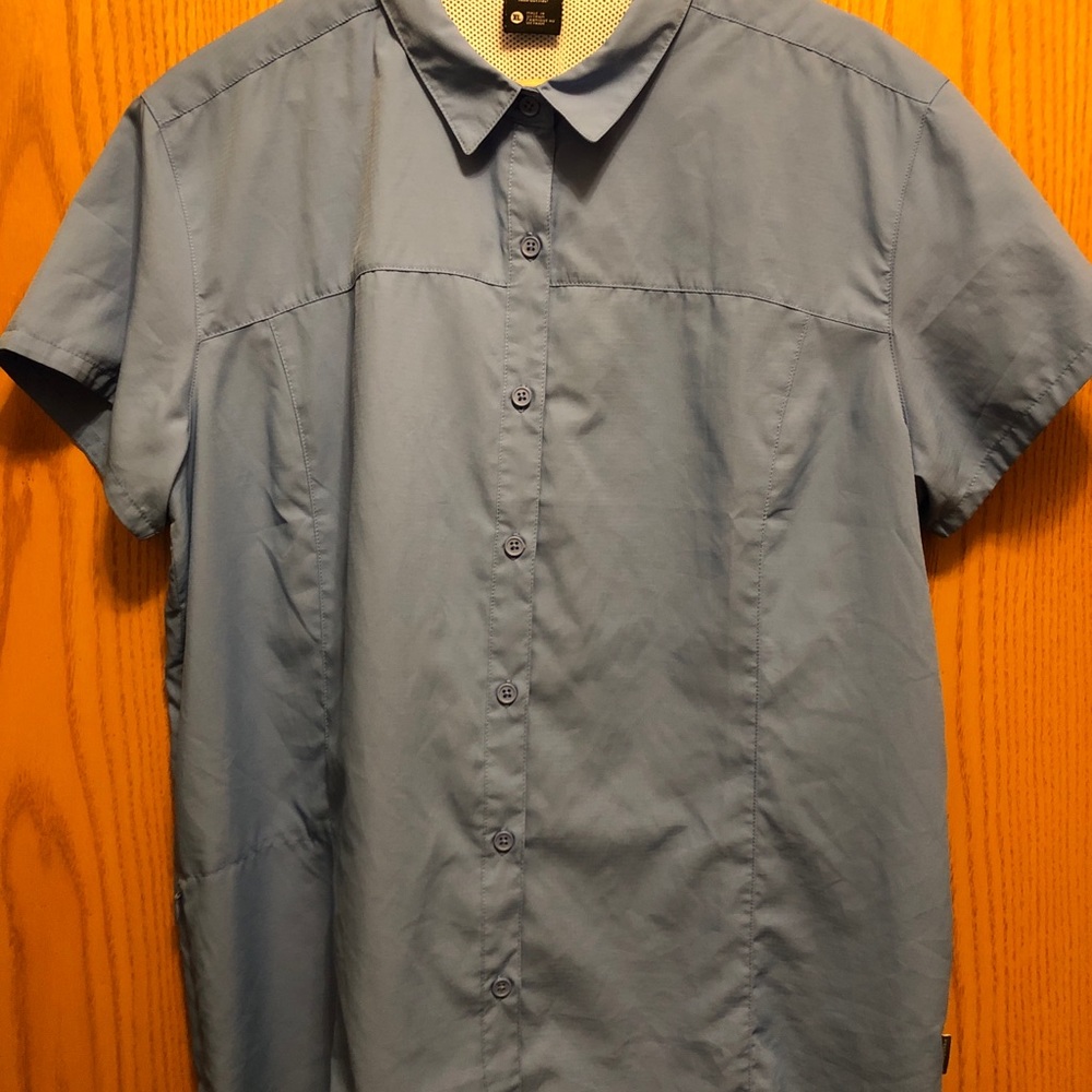 Blue short sleeved XL White Sierra women’s top